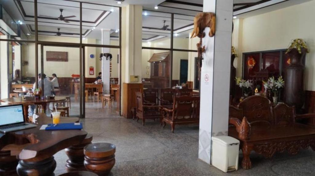 Lankham Hotel Паксе Екстер'єр фото