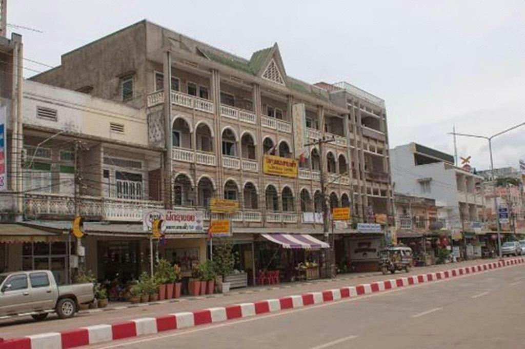 Lankham Hotel Паксе Екстер'єр фото
