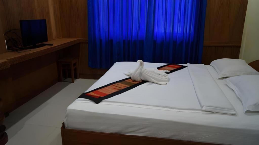 Lankham Hotel Паксе Екстер'єр фото